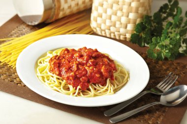 Bolonez soslu spagetti