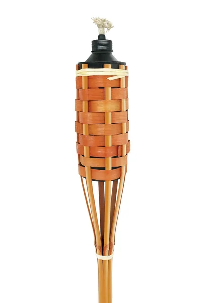 Beyaz arka planda geleneksel bambu meşalesi lambası