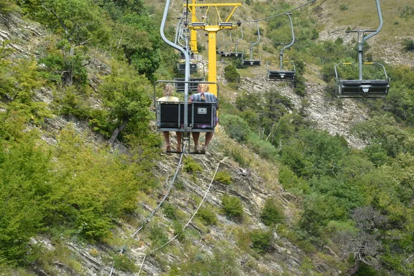 Paseo Escalera Mecánica Desfiladero Montaña Con Una Vista Exótica —  Fotos de Stock