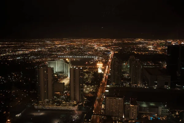 Las Vegas 'tan Gece' ye