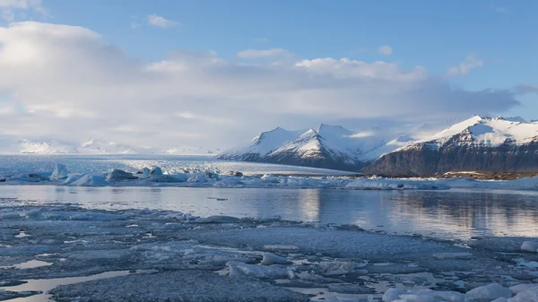 Lagune de Jakulsarlon à la fin de l'hiver — Photo