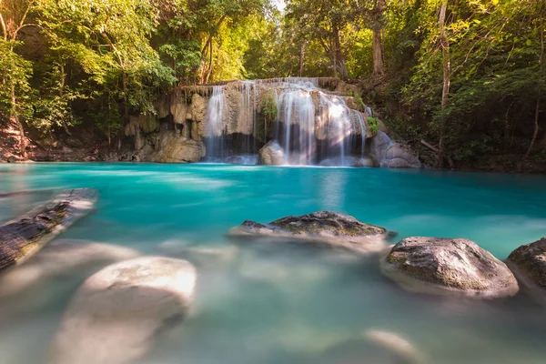 Natural blue stream waterfalls in deep forest jungle — Stock Photo, Image