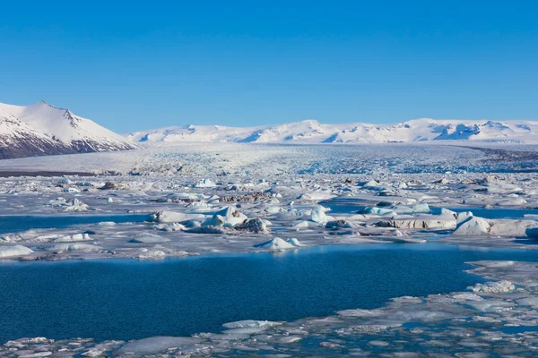 Isländska glaciärlagunen lagunen i vintersäsongen — Stockfoto