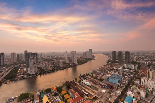 İle günbatımı gökyüzü güzellik hava görünümünü Bangkok nehir kavisli 