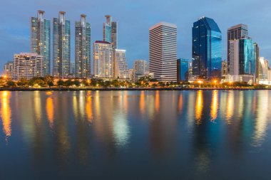 Gece ofis Bina Işıkları 