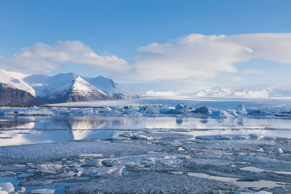 Jagusalon lagoon téli szezonban, Izland természeti táj — Stock Fotó