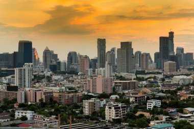 Şehir ofis binası ve oturma alanı 