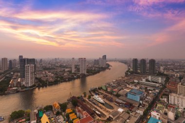 Bangkok şehir şehir merkezinde kavisli Nehri ile 
