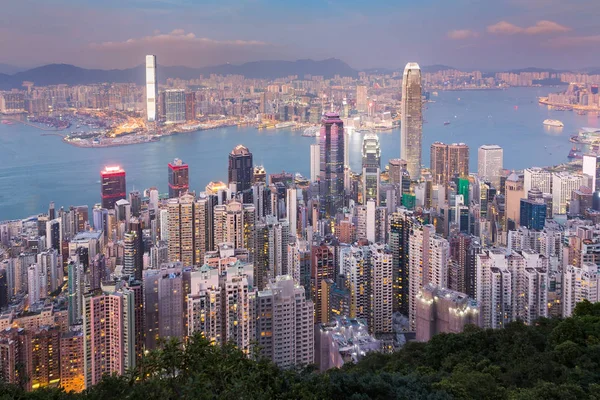 Hong Kong şehir şehir merkezinde zafer üzerine gelin — Stok fotoğraf
