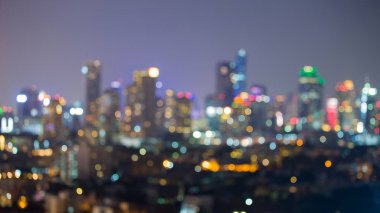 Şehir ofis binası ışıklar, arka plan bulanık