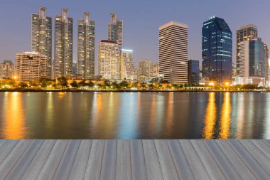 Ahşap zemin, alacakaranlık ofis açma 