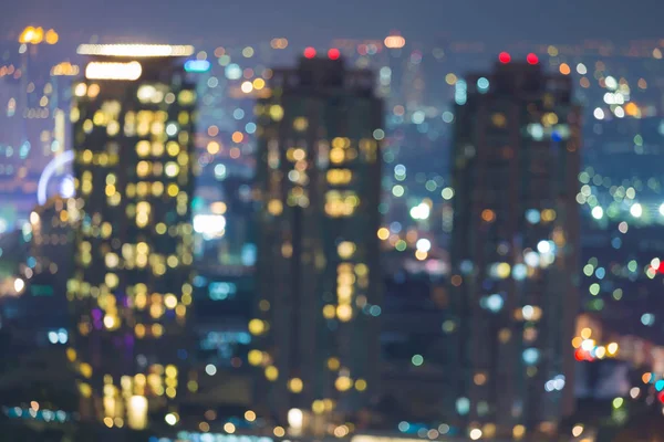 Gece şehir bina ışıkları, arka plan bulanık