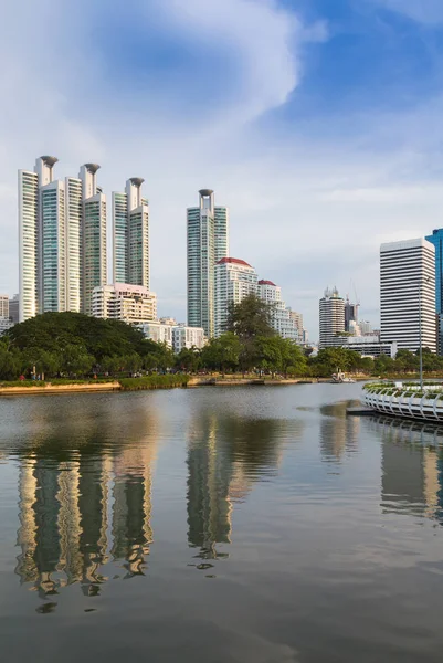 Office building with reflection in public park — Stock Photo, Image