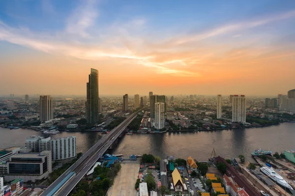 Luftaufnahme, Bangkok Stadt Fluss gekrümmt — Stockfoto