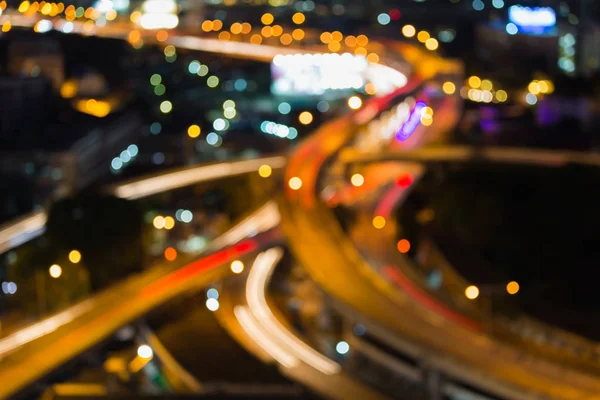 Verschwommenes Licht macht Autobahnkreuzung dicht — Stockfoto