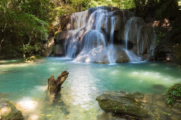 Natural deep forest waterfalls, natural landscape background — Stock Photo, Image