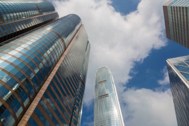 Ofis againts mavi gökyüzü