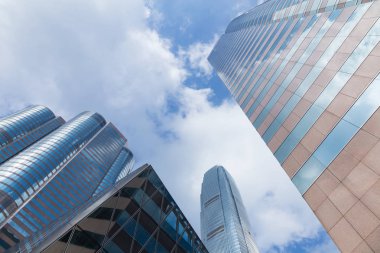 Alt görünümü mavi cam ofis