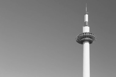 Kyoto Tower siyah ve beyaz, yakın çekim