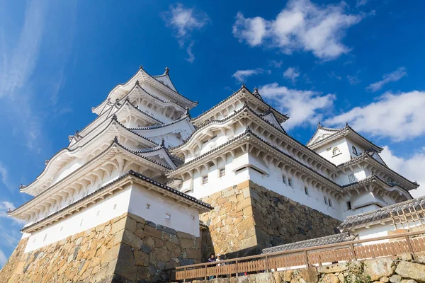 Castello Himeji nella città di Himeji con sfondo cielo blu — Foto Stock