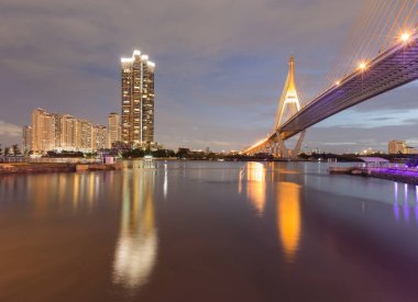 Çapraz Bangkok köprü süspansiyon 