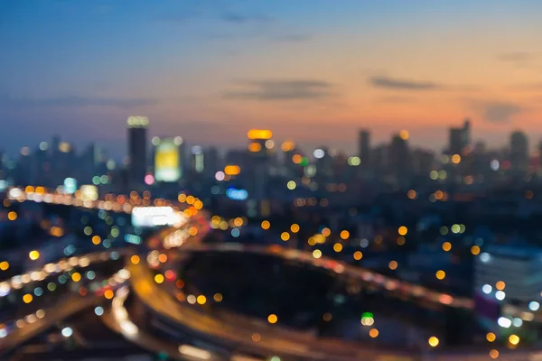 Abstraktes verschwommenes Licht Stadt und Autobahn — Stockfoto