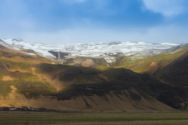 Iceland natural snow covered mountain — Stock Photo, Image