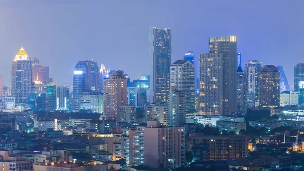 Alacakaranlık gökyüzü arka plan, Ofis Binası