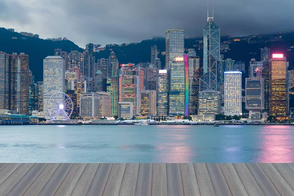 Офісна будівля на березі моря skyline, Гонконг міста — стокове фото