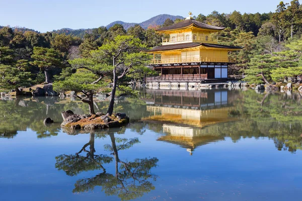 Kinkaku-ji altın köşk denilen bir Zen Budist tapınağı olduğunu ben