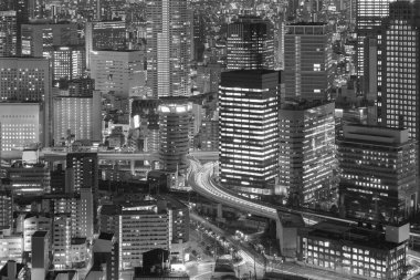 Ofis merkezi iş şehir merkezinde, Osaka Japonya gece ışıklar