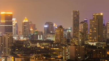 Ofis merkezi iş şehir gece görünümünde Binası