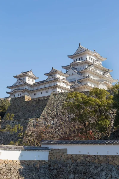 Castillo de Himeji es un hito de Japón ciudad de Himeji — Foto de Stock