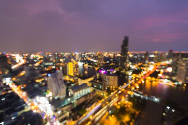 Havadan görünümü bokeh ışıklar şehir ışıkları şehir merkezinde bulanık