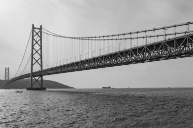 Akashi Kaikyo Köprüsü Kobe, Japonya kıyı şeridi üzerinde