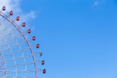 Büyük festival dönme dolap