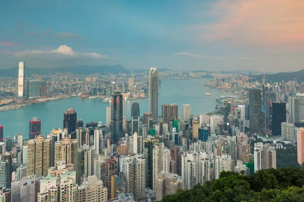 Letecký pohled na město kancelářská budova obchodního centra se nachází město Hong Kong — Stock fotografie