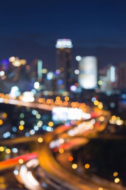 Havadan görünümü bulanık bokeh şehir ve otoyol deyimleri