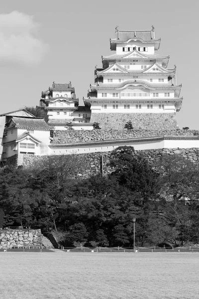 Zwart en wit Himeji kasteel in Kansai Japan — Stockfoto