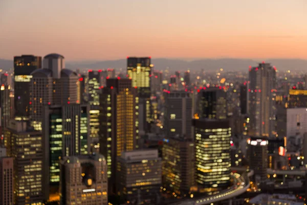 夜ぼやけてピンぼけ光大阪中央ビジネス ダウンタウン — ストック写真