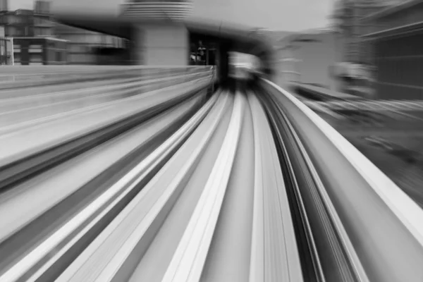 Pohybu rozmazaný, pohybující se metro vlak do tunelu, — Stock fotografie