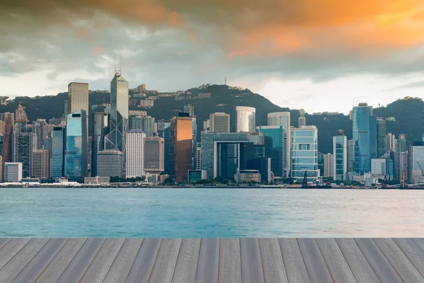 Downtown business centrum Hong Kong över Victoria Bay — Stockfoto