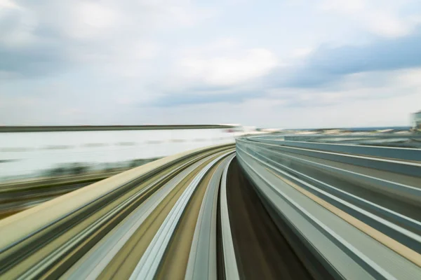 Monoray tren izlemek bulanık hareket hareketli