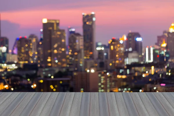 Blurred bokeh edificio per uffici luce con bel cielo sfondo astratto — Foto Stock