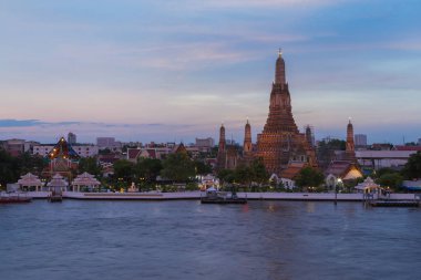 Chao phraya Nehri'nin tapınakta Arun 