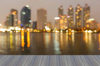 Şehir ofis binası bokeh ışık gece görünümü, arka plan bulanık