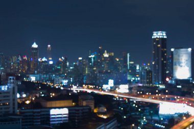 Gece bokeh hafif Bangkok şehir iş şehir merkezinde bulanık