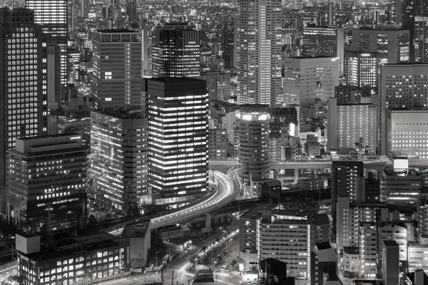 黑色和白色，大阪市办公大楼关闭 — 图库照片