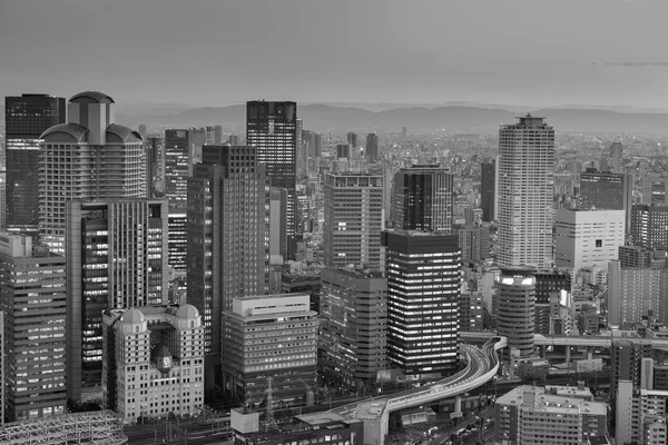 Edificio de oficinas centro de negocios Osaka, Japón — Foto de Stock