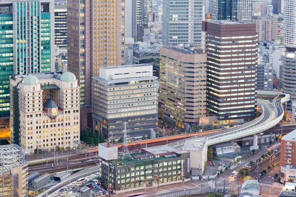 Luftaufnahme, osaka city office building and road, japan — Stockfoto